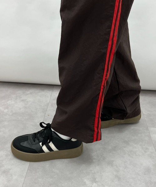 mebole(メボレ)の「厚底ラインスニーカー(スニーカー・レディース・アイボリー/ブラック・SMALL/MEDIUM/LARGE)」の22枚目の写真