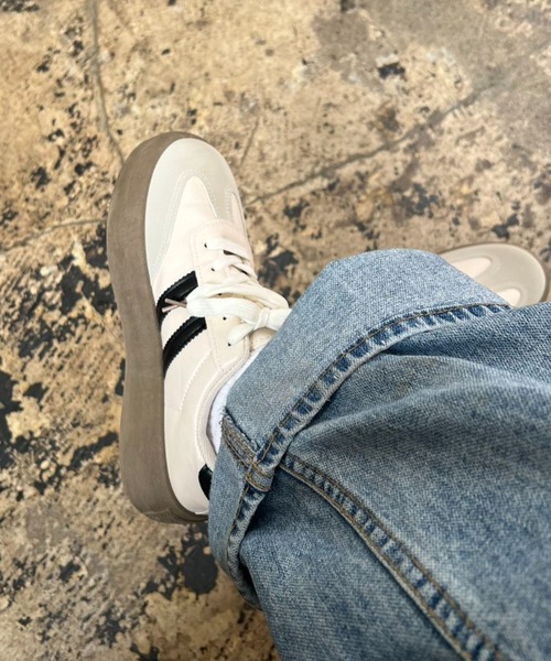 mebole(メボレ)の「厚底ラインスニーカー(スニーカー・レディース・アイボリー/ブラック・SMALL/MEDIUM/LARGE)」の14枚目の写真