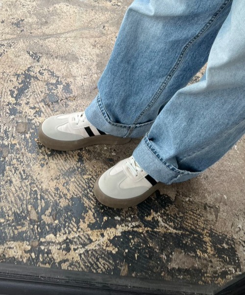 mebole(メボレ)の「厚底ラインスニーカー(スニーカー・レディース・アイボリー/ブラック・SMALL/MEDIUM/LARGE)」の15枚目の写真