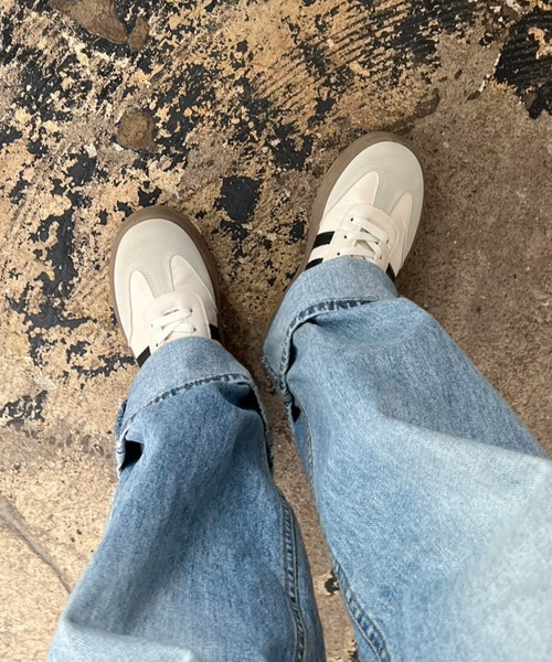 mebole(メボレ)の「厚底ラインスニーカー(スニーカー・レディース・アイボリー/ブラック・SMALL/MEDIUM/LARGE)」の16枚目の写真