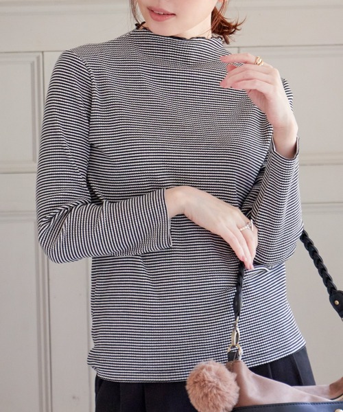 ikka(イッカ)の「前後2WAY三角テレコプルオーバー(Tシャツ/カットソー・レディース・ライトグレー/レッド系その他/オフホワイト/グレー/ダークグリーン/ブラック・S/M/L)」の5枚目の写真