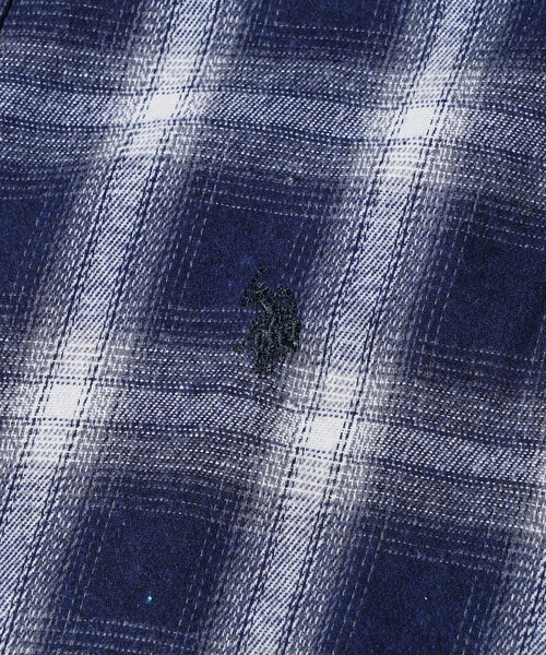 U.S. POLO ASSN.（ユーエスポロアッスン）の「U.S.POLO ASSN./ユーエスポロアッスン 別注 ワンポイントロゴ刺繍シャツ【限定展開】（シャツ/ブラウス・メンズ・グリーン/ベージュ/ブルー系その他/ネイビー/ブラック系その他/ブラック・LARGE/MEDIUM/SMALL）」の9枚目の写真