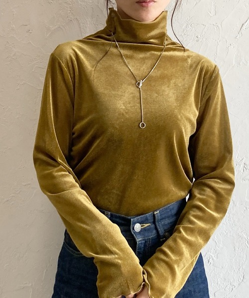 She's Closet(シーズクローゼット)の「長袖ハイネックシースルー/シアーベロアカットソーロンTトップス(Tシャツ/カットソー・レディース・オフホワイト/チャコールグレー/ブルーグレー/ブラック/オリーブ/ブラウン/ネイビー・FREE)」の2枚目の写真