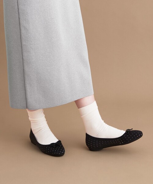 UNFILO(アンフィーロ)の「【洗える/撥水】ラウンド ドット バレエ パンプス(バレエシューズ・レディース・ブラック系1/シルバー系1・5h/6/6h/7/4h/5)」の3枚目の写真