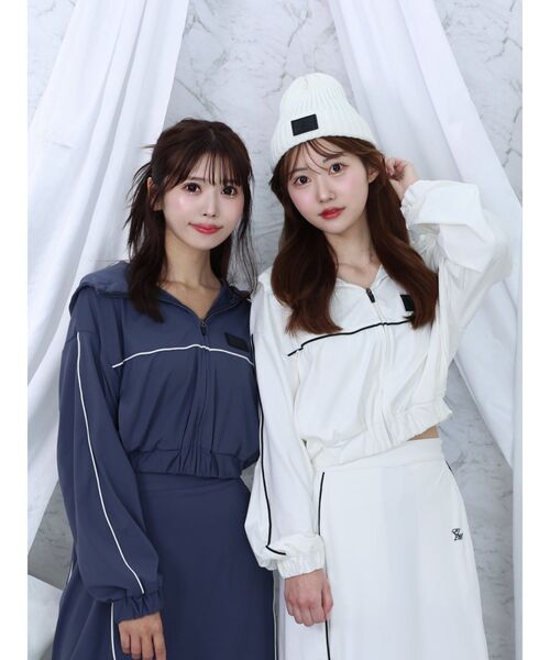 EATME（イートミー）の「トラックラインジャケット（セットアップ可能）（ナイロンジャケット・レディース・ブラック/ネイビー/オフホワイト・FREE）」の5枚目の写真