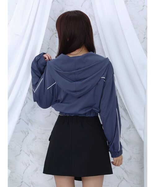 EATME（イートミー）の「トラックラインジャケット（セットアップ可能）（ナイロンジャケット・レディース・ブラック/ネイビー/オフホワイト・FREE）」の16枚目の写真