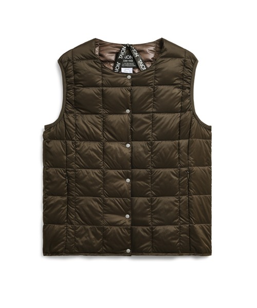 TAION（タイオン）の「【TAION(タイオン)】〈ウィメンズ〉ベーシック クルーネックボタン インナーダウンベスト（ダウンベスト・レディース・ブラック/チョコ/オフホワイト/ネイビー/チャコール/ダークネイビー/カーキ/サンドベージュ/レオパード/ライトグレー/ラベンダー/ダークオリーブ/グレー/チャコールグレー・XL/M/L/S/2XL）」の7枚目の写真