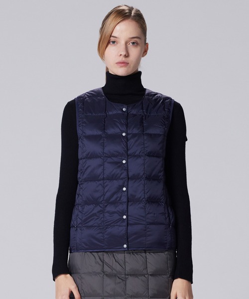 TAION（タイオン）の「【TAION(タイオン)】〈ウィメンズ〉ベーシック クルーネックボタン インナーダウンベスト（ダウンベスト・レディース・ブラック/チョコ/オフホワイト/ネイビー/チャコール/ダークネイビー/カーキ/サンドベージュ/レオパード/ライトグレー/ラベンダー/ダークオリーブ/グレー/チャコールグレー・XL/M/L/S/2XL）」の18枚目の写真