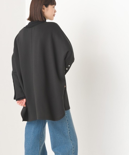 OMNES(オムネス)の「ソフトダンボールニット袖口パールボタンドルマンプルオーバー(Tシャツ/カットソー・レディース・ブラック/オフホワイト/モカ/グレイッシュベージュ・FREE)」の12枚目の写真