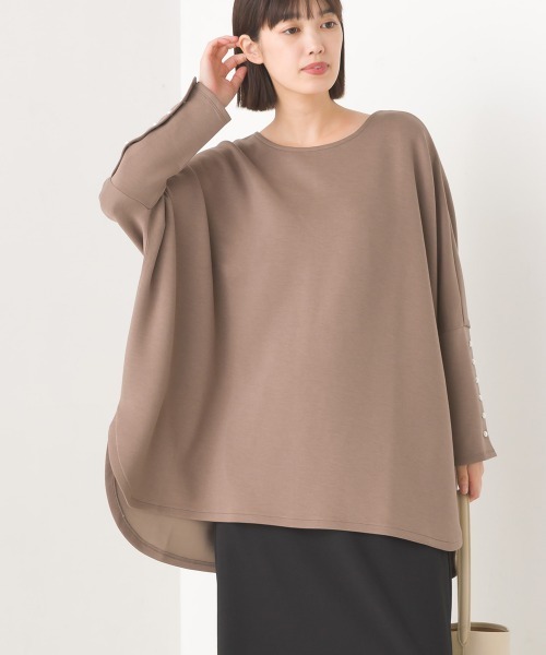 OMNES(オムネス)の「ソフトダンボールニット袖口パールボタンドルマンプルオーバー(Tシャツ/カットソー・レディース・ブラック/オフホワイト/モカ/グレイッシュベージュ・FREE)」の15枚目の写真
