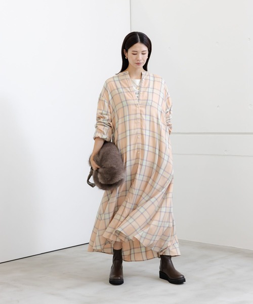 Elura（エルーラ）の「ソフトシアチェックシャツワンピース＜低身長