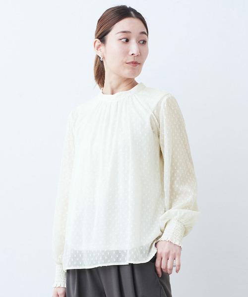 IEDIT（イディット）の「ＩＥＤＩＴ　インナーカットソードッキング　落ち感ドビードット素材のスタンドカラーブラウス（シャツ/ブラウス・レディース・ネイビー/アイボリー・MEDIUM/LARGE/X-LARGE/XX-LARGE/SMALL）」の2枚目の写真