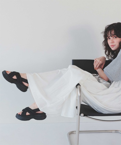 titivate（ティティベイト）の「クロスパデットサンダル（サンダル・レディース・アイボリー/ブラック・LL/L/M/S）」の17枚目の写真
