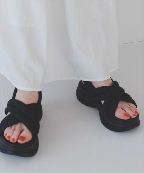 titivate（ティティベイト）の「クロスパデットサンダル（サンダル・レディース・アイボリー/ブラック・LL/L/M/S）」の18枚目の写真