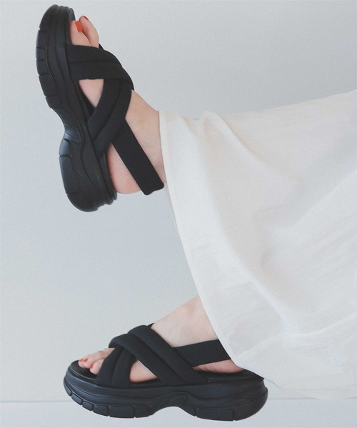 titivate（ティティベイト）の「クロスパデットサンダル（サンダル・レディース・アイボリー/ブラック・LL/L/M/S）」の19枚目の写真