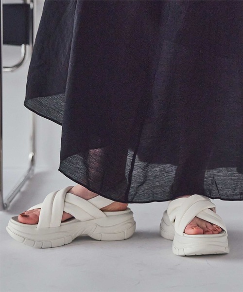 titivate（ティティベイト）の「クロスパデットサンダル（サンダル・レディース・アイボリー/ブラック・LL/L/M/S）」の7枚目の写真