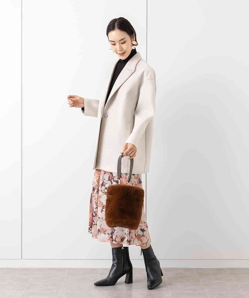 MICHEL KLEIN(ミッシェル・クラン)の「ボンディングミドル丈コート(セットアップ対応)(チェスターコート・レディース・アイボリー/ブラック・38)」の4枚目の写真