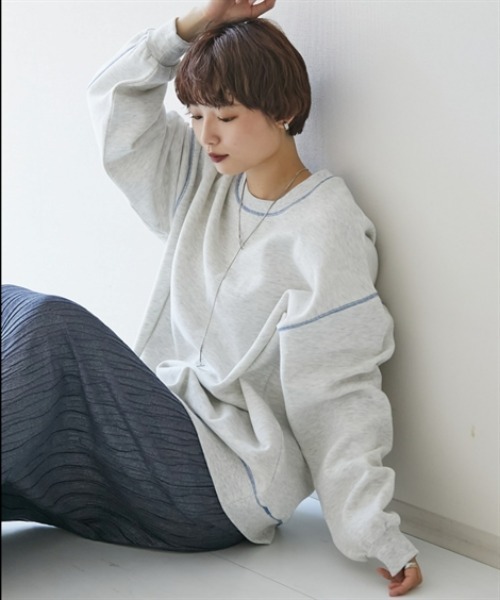 nissen(ニッセン)の「配色ステッチオーバーサイズ裏起毛トレーナー(スウェット・レディース・ベージュ/オートミール/ダークグレー・M/L)」の9枚目の写真