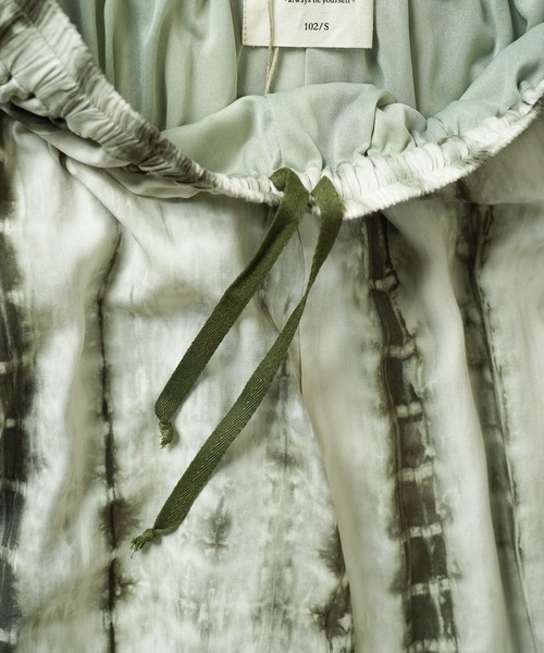 Aphlotus（アプロタス）の「シルケット加工 絞り染め イージー ワイドパンツ（その他パンツ・メンズ・モスグリーン/コバルトブルー・SMALL/MEDIUM/LARGE）」の8枚目の写真