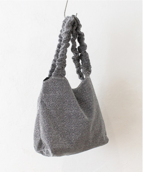 and it_（アンドイット）の「ラメフリルハンドルバッグ（トートバッグ・レディース・シルバー/ブラック×シルバー/ブラック・FREE）」の6枚目の写真