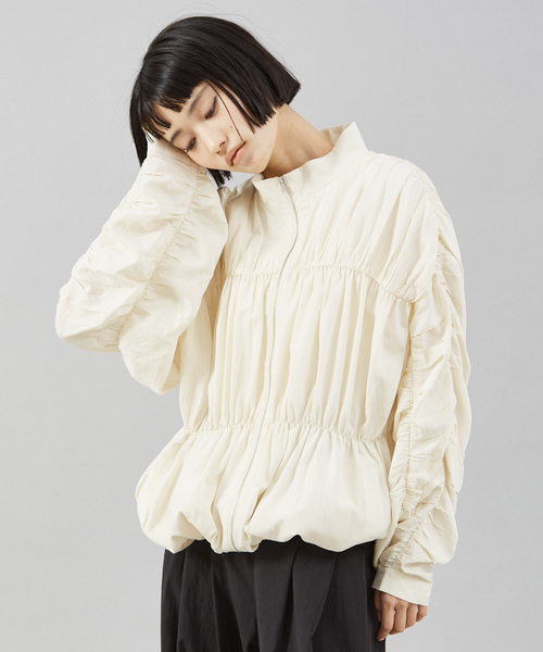 NOMINE(ノミネ)の「シャーリング ブルゾン(ブルゾン・レディース・アイボリー/ブラック/セージグリーン・フリー)」の9枚目の写真