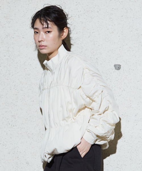 NOMINE(ノミネ)の「シャーリング ブルゾン(ブルゾン・レディース・アイボリー/ブラック/セージグリーン・フリー)」の18枚目の写真