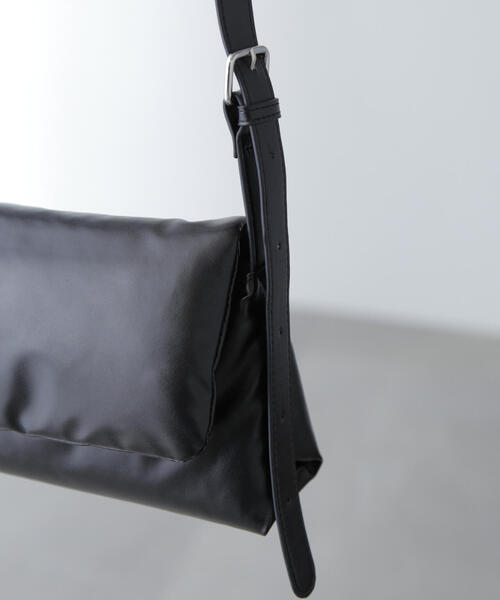 FREE'S MART(フリーズマート)の「◆パフショルダーバッグ(ショルダーバッグ・レディース・ピンク/ブラック・フリ-)」の7枚目の写真