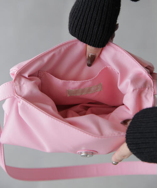 FREE'S MART(フリーズマート)の「◆パフショルダーバッグ(ショルダーバッグ・レディース・ピンク/ブラック・フリ-)」の18枚目の写真