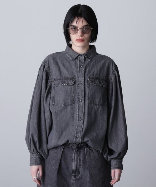 ROSE BUD（ローズバッド）の「(GENE HEAVENS)VOLUME SLEEVE DENIM SHIRT WITH STUDS（シャツ/ブラウス・レディース・ブルー/ブラック・ONE SIZE）」の6枚目の写真