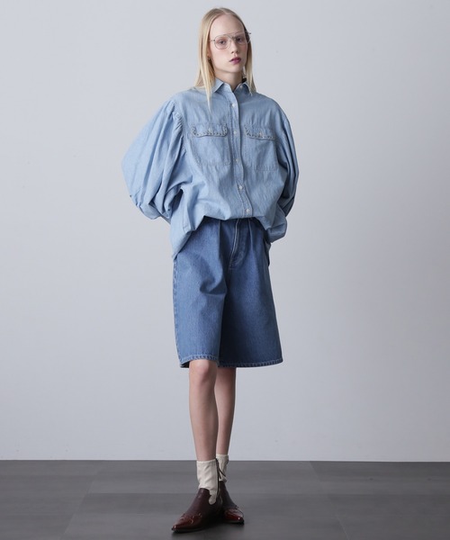 ROSE BUD（ローズバッド）の「(GENE HEAVENS)VOLUME SLEEVE DENIM SHIRT WITH STUDS（シャツ/ブラウス・レディース・ブルー/ブラック・ONE SIZE）」の9枚目の写真