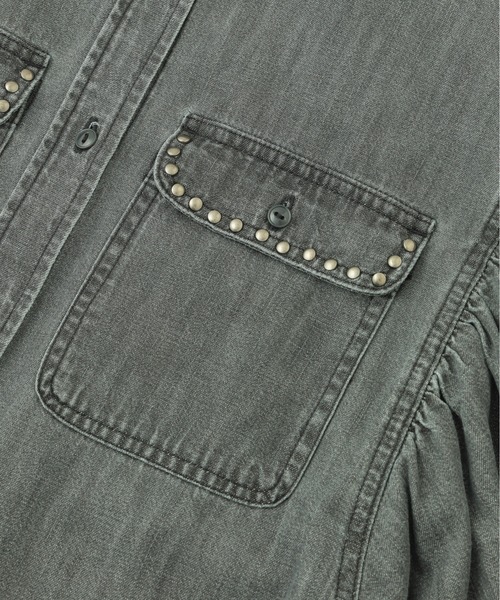 ROSE BUD（ローズバッド）の「(GENE HEAVENS)VOLUME SLEEVE DENIM SHIRT WITH STUDS（シャツ/ブラウス・レディース・ブルー/ブラック・ONE SIZE）」の22枚目の写真