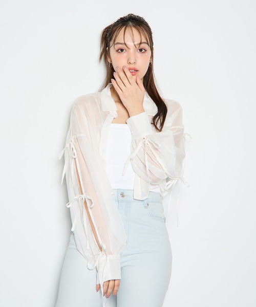 INGNI(イング)の「【WEB限定】袖リボンラメシアーショートシャツ(シャツ/ブラウス・レディース・グレー/ピンク系/アイボリー/サックスブルー/ミント/イエロー/ブルー・M)」の2枚目の写真