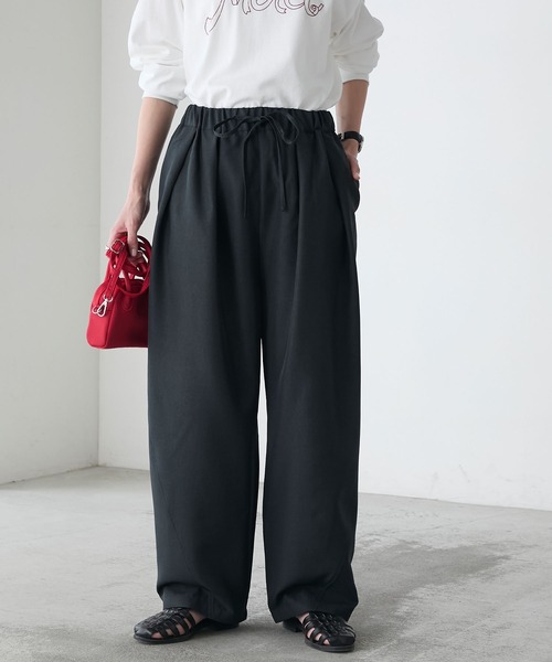 BONLECILL（ボンルシール）の「リネンライクイージーバレル2タックパンツ（スラックス・レディース・ベージュ/スミクロ/チャコールグレー/ブラック・M/L）」の21枚目の写真