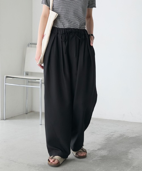 BONLECILL（ボンルシール）の「リネンライクイージーバレル2タックパンツ（スラックス・レディース・ベージュ/スミクロ/チャコールグレー/ブラック・M/L）」の18枚目の写真