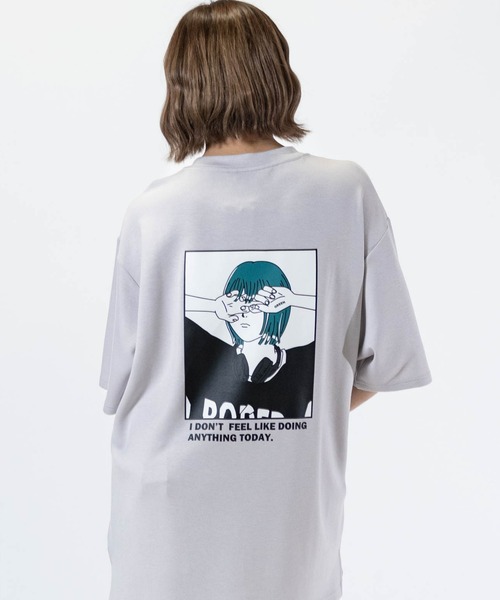 Naive magic(ナイーブマジック)の「【a】〔Naive Magic〕シルキータッチストレッチ BLUE/GREEN Girlイラストプリント ポンチTシャツ(Tシャツ/カットソー・メンズ・ブルー系1/ピンク系1/ピンク系2/ブラック系1/ライトグレー系2/グレー系1/グリーン系2/ブラック系2/ライトグレー系1/グリーン系1/ブルー系2/ホワイト系1/ホワイト系2/グレー系2・MEDIUM/LARGE)」の6枚目の写真