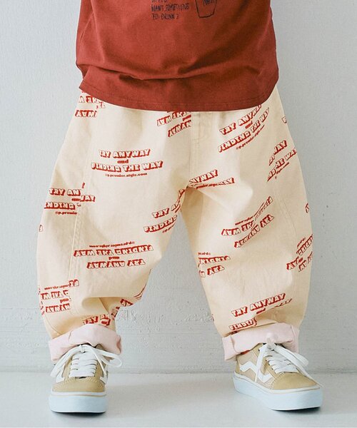 p.premier（ピードットプルミエ）の「【ジュニア対応】イロチ買いしたい総柄ツイルバレルレッグパンツ（その他パンツ・キッズ・イエロー/ネイビー/チャコール/レッド/グリーン/ブラウン/カーキ/アイボリー/ブラック・140/130/120/110/100/90/80）」の2枚目の写真