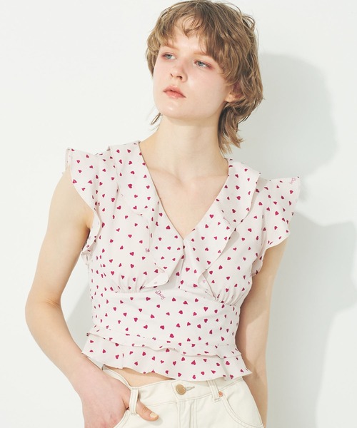 DEICY（デイシー）の「ランダムハートフリルブラウス（シャツ/ブラウス・レディース・ライトベージュ/ピンク・1/0）」の6枚目の写真