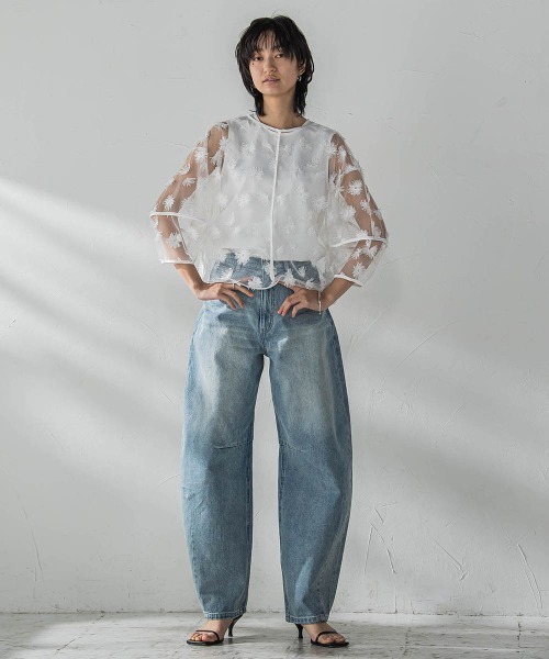 MAYSON GREY(メイソングレイ)の「チュールフラワーボリュームブラウス(シャツ/ブラウス・レディース・ホワイト・M)」の3枚目の写真