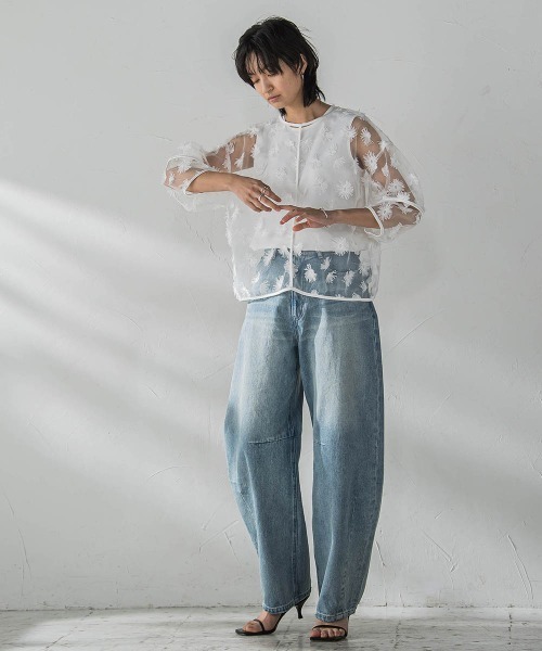 MAYSON GREY(メイソングレイ)の「チュールフラワーボリュームブラウス(シャツ/ブラウス・レディース・ホワイト・M)」の2枚目の写真