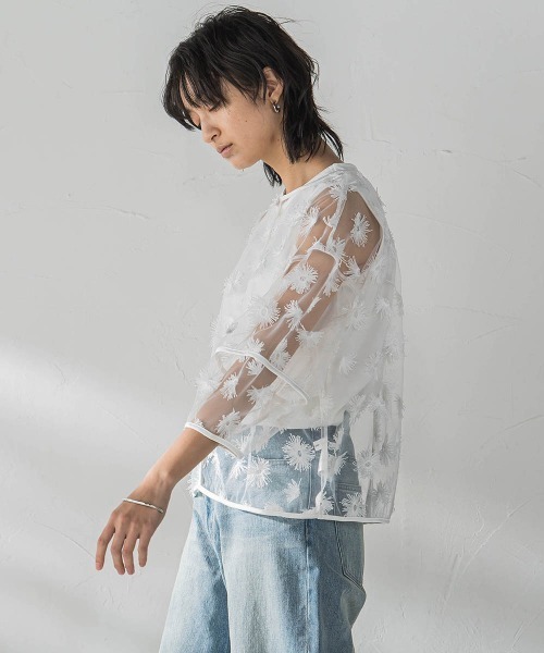 MAYSON GREY(メイソングレイ)の「チュールフラワーボリュームブラウス(シャツ/ブラウス・レディース・ホワイト・M)」の6枚目の写真