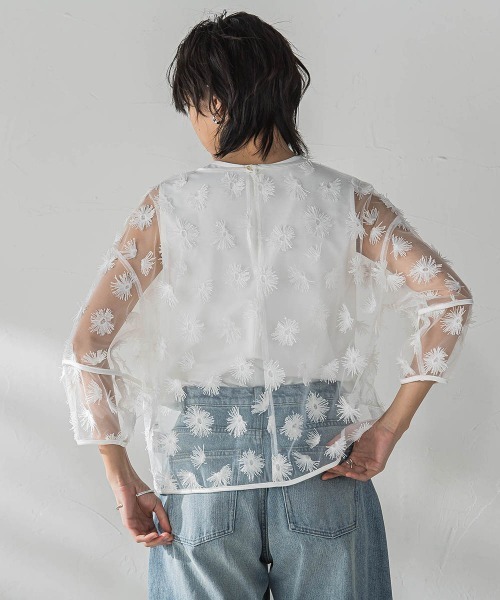 MAYSON GREY(メイソングレイ)の「チュールフラワーボリュームブラウス(シャツ/ブラウス・レディース・ホワイト・M)」の5枚目の写真