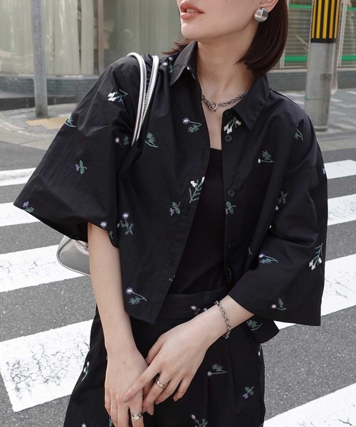 ナイロンタフタ花柄刺繍ハーフスリーブシャツ【KR select