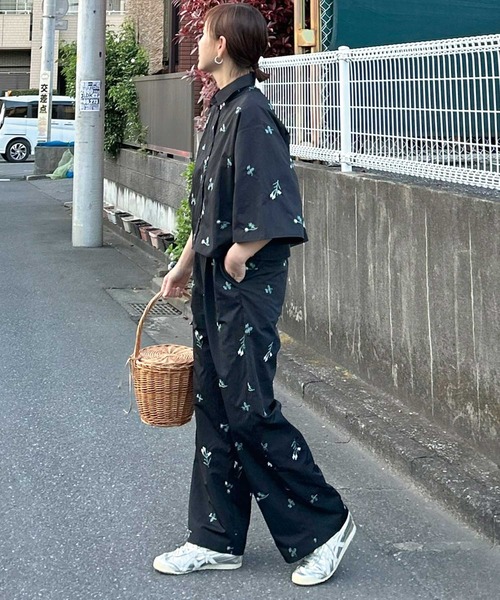 CORNERS(コーナーズ)の「ナイロンタフタ花柄刺繍ハーフスリーブシャツ【KR select】(シャツ/ブラウス・レディース・ベージュ系その他/ブラック・M)」の20枚目の写真