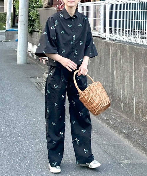 CORNERS(コーナーズ)の「ナイロンタフタ花柄刺繍ハーフスリーブシャツ【KR select】(シャツ/ブラウス・レディース・ベージュ系その他/ブラック・M)」の21枚目の写真