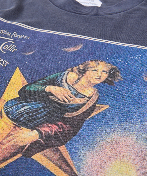 Insonnia PROJECTS(インソニアプロジェクト)の「Insonnia Projects インソニアプロジェクツ / MCA INFINITE SADNESS TOUR TEE-B The Smashing Pumpkins スマッシング・パンプキンズ グラフィックプリントビッグシルエットTシャツ バンドT スマパン / IP-TSP-009(Tシャツ/カットソー・メンズ・ブラック/ネイビー・0/1/2/3)」の8枚目の写真