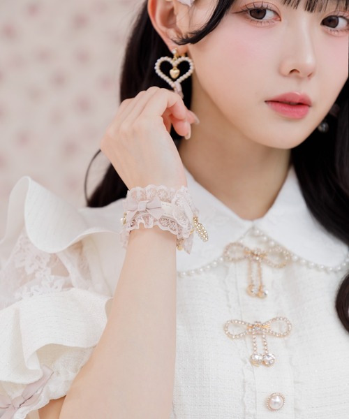 ROJITA（ロジータ）の「レースリボンハートパールブレスレット（ブレスレット・レディース・ホワイト/ブラック/ブルー・FREE）」の4枚目の写真