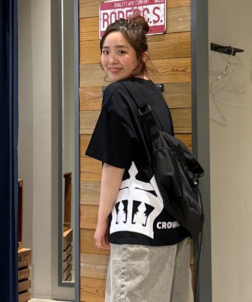 RODEO CROWNS WIDE BOWL(ロデオクラウンズワイドボウル)の「ネオンロゴTシャツ(Tシャツ/カットソー・レディース・ライトイエロー/ブラック/ホワイト/ブルー・FREE)」の3枚目の写真