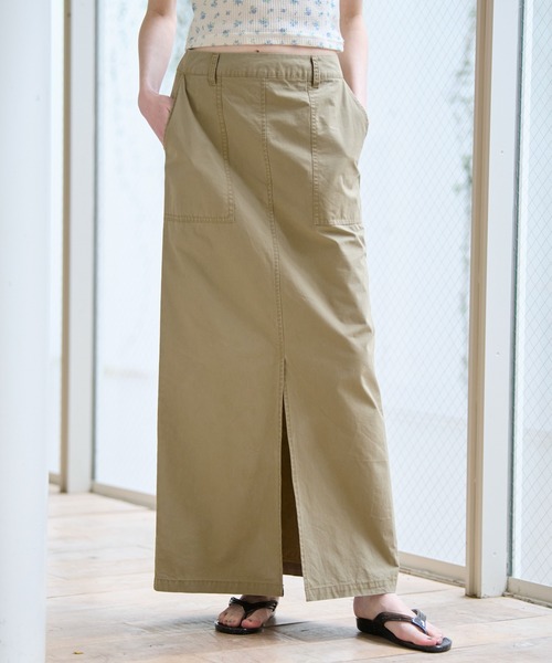 MICA&DEAL（マイカ＆ディール）の「【MICA&DEAL/マイカアンドディール】ミリタリースカート / スリット / タイトロングスカート（スカート・レディース・ベージュ/カーキ・36/38）」の2枚目の写真