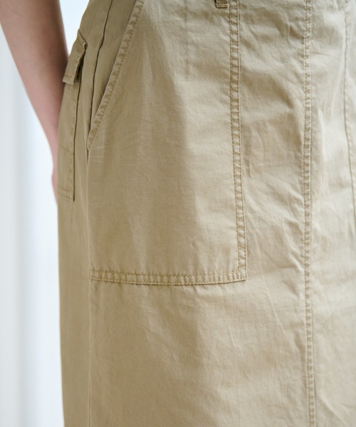 MICA&DEAL（マイカ＆ディール）の「【MICA&DEAL/マイカアンドディール】ミリタリースカート / スリット / タイトロングスカート（スカート・レディース・ベージュ/カーキ・36/38）」の6枚目の写真