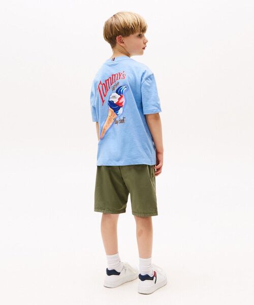 TOMMY HILFIGER（トミーヒルフィガー）の「BOYS フォトプリントスラブショートスリーブTシャツ（Tシャツ/カットソー・キッズ・ライトブルー/ホワイト・150cm/140cm/160cm/130cm）」の6枚目の写真
